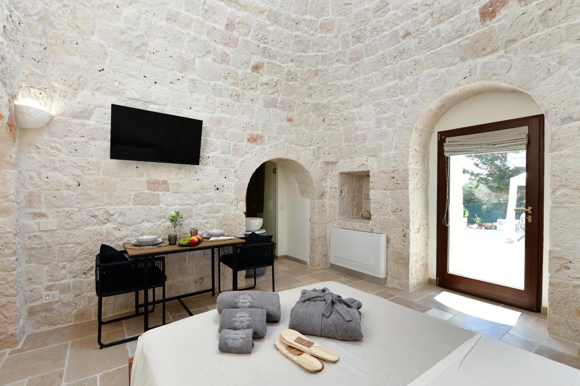 Lamarossa Trulli & Suites Antonelli Exterior photo