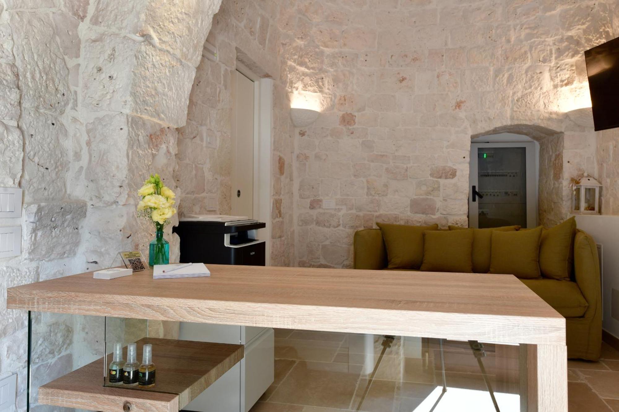 Lamarossa Trulli & Suites Antonelli Exterior photo